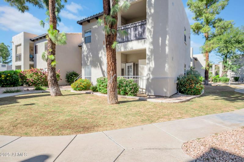 3-web-or-mls-14145 N 92nd St-3