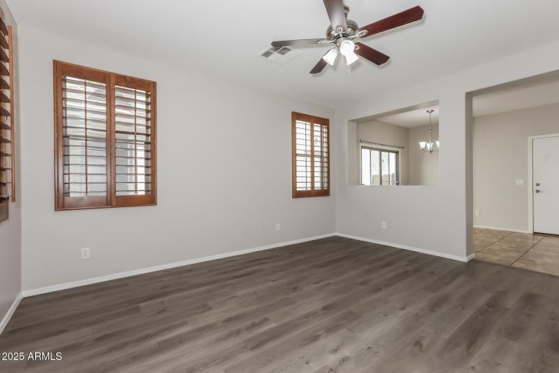 001-photo-living-room-14016133