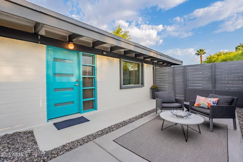 Courtyard Front Entry