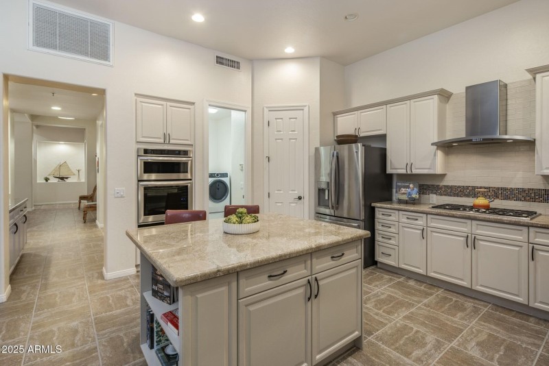 Walkin Pantry and Lots Of Cabinets