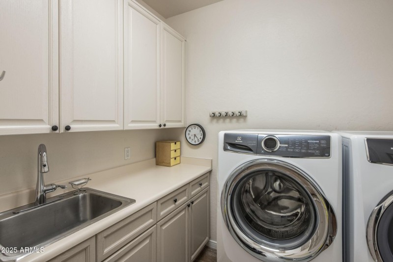 Laundry Room W Utility Sink