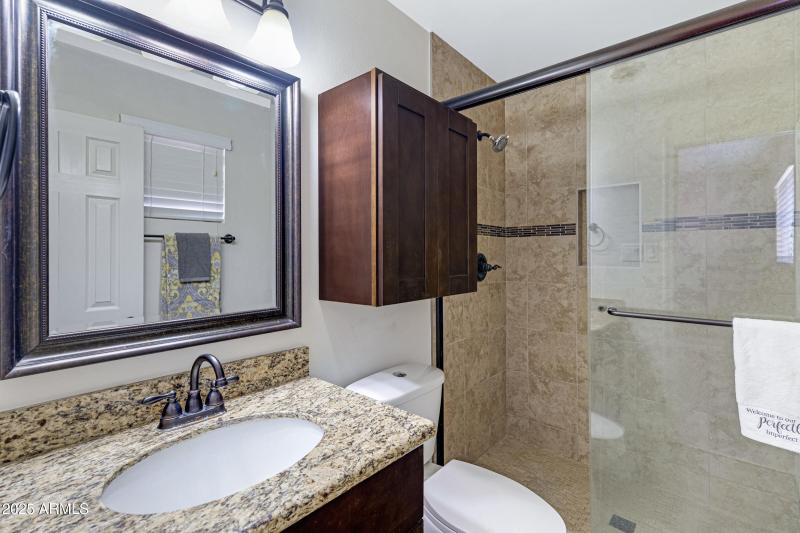 110 W Del Rio Dr-31Primary Bath