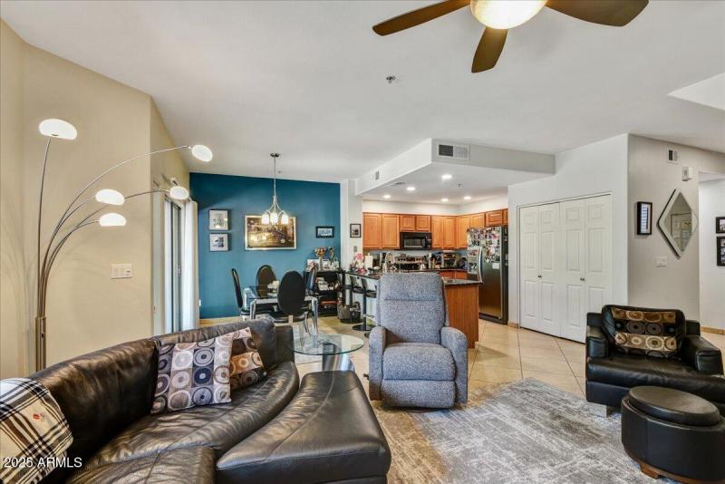 04-Family to Kitchen