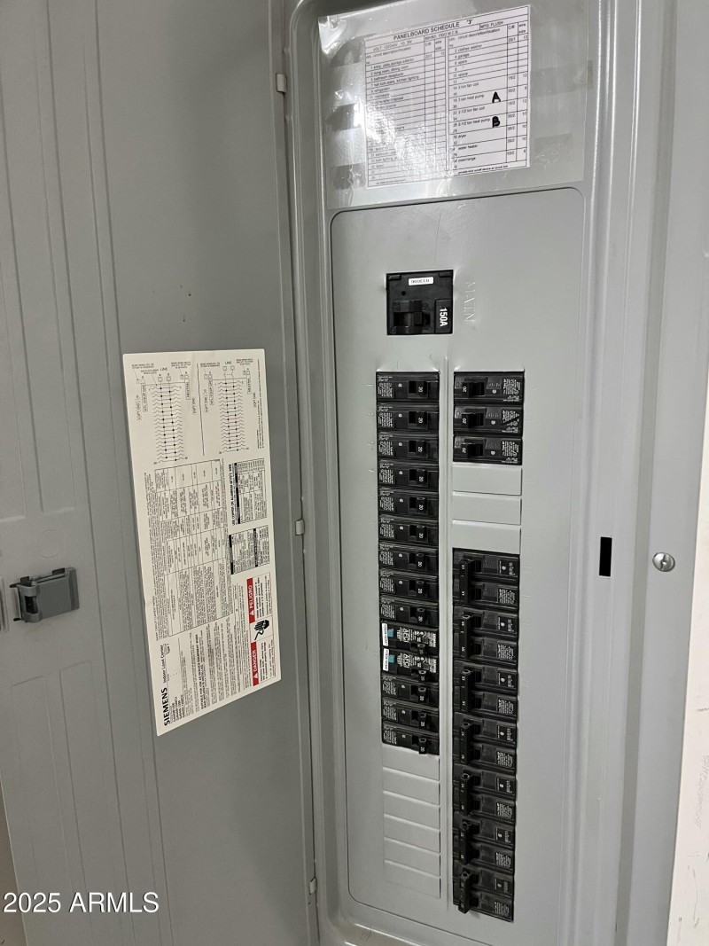 PANNEL - UTILITY ROOM OFF GYM(1)