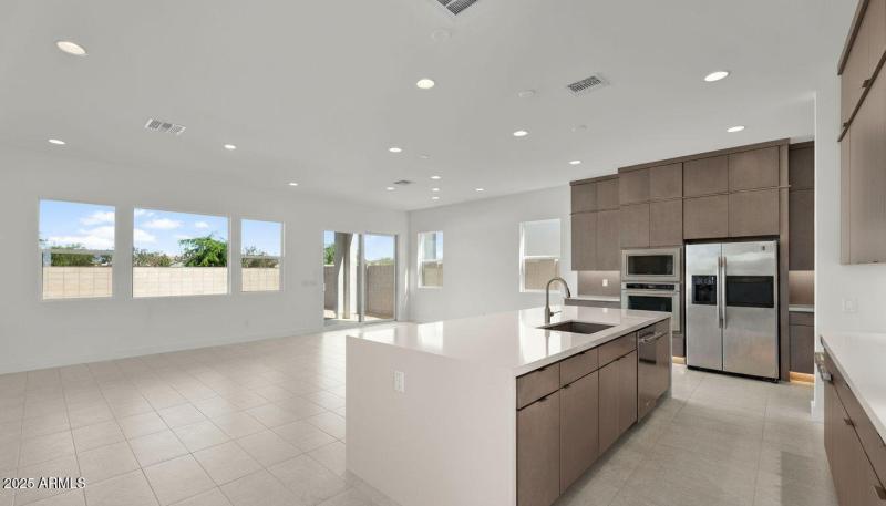 18-web-or-mls-cbe95e2a-f3b3-4e6a-95c4-87