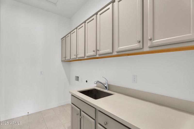 44-web-or-mls-10302 E Utah Ave-37