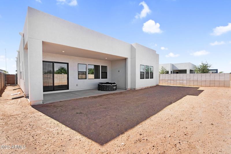 48-web-or-mls-10302 E Utah Ave-43