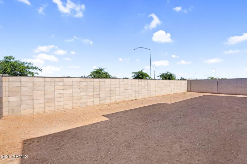 50-web-or-mls-10302 E Utah Ave-45