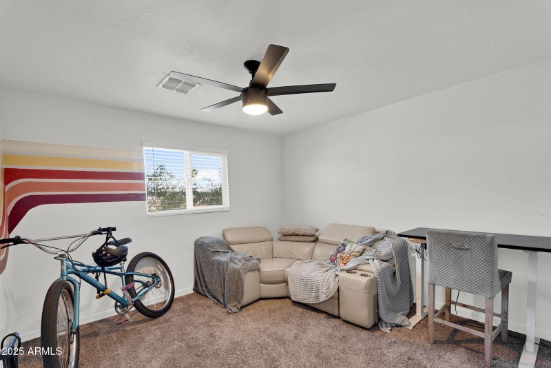 22-web-or-mls-815 W Elna Rae St-20