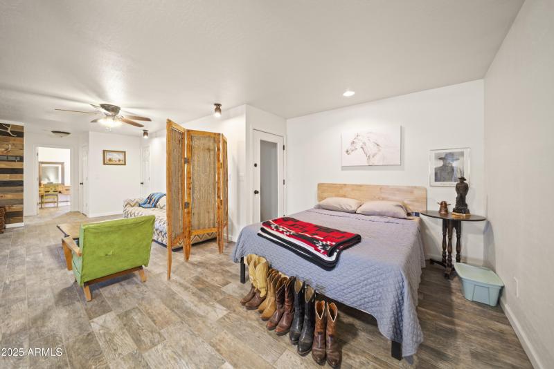 3555 W Stafford Rd00042