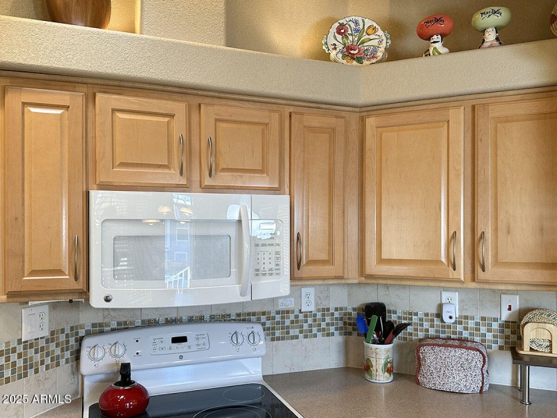 GV111 TILE AND OH PLANT SHELVES KIT