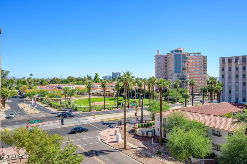 Plenty of Street Guest Parking!