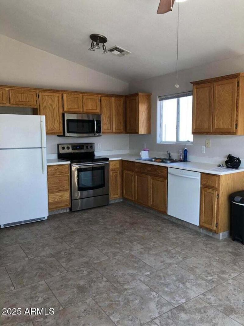 Kitchen 14283 S Tampico