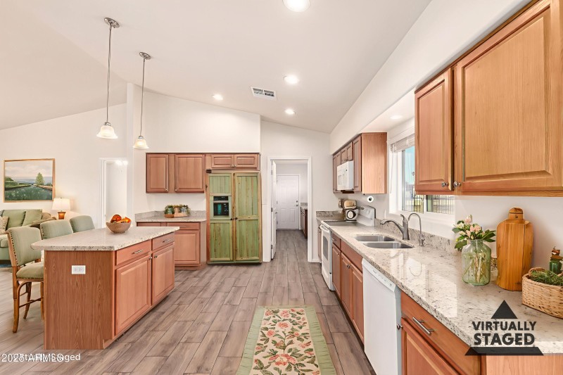 13-225th-5611 - Kitchen - Farmhouse - 4