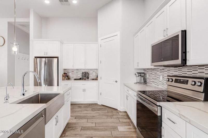 ChatGPT Image Oct 29, 2025, 09_40_55 AM