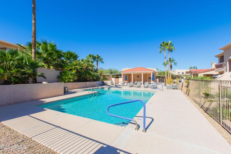 Sparkling community poo