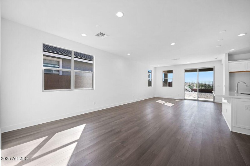 hj-az-phoenix-lucero-hazel-lot-52-tv-lou