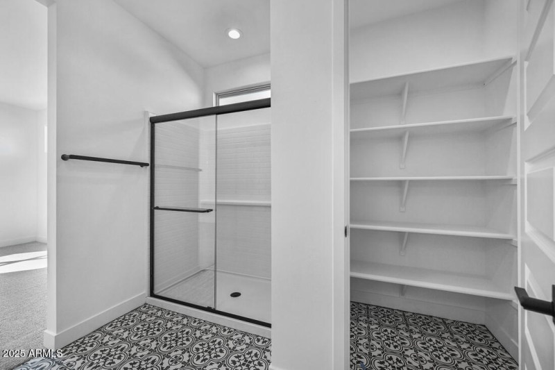 hj-az-phoenix-lucero-hazel-lot-52-bathro