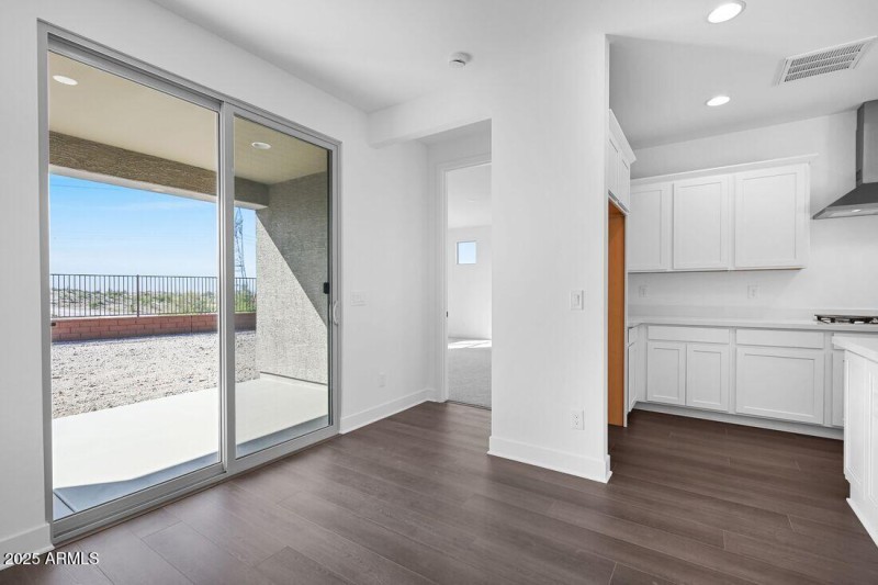 hj-az-phoenix-lucero-hazel-lot-52-dining