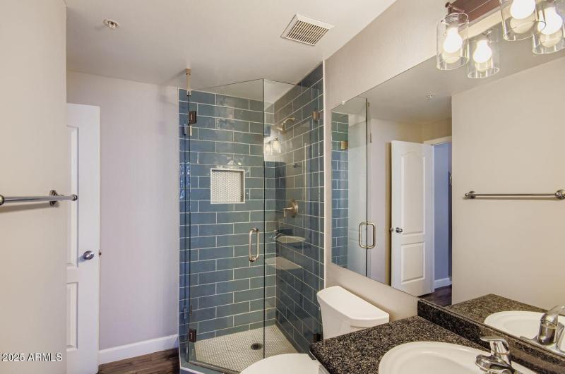 4343 N 21st St 213 - Web Quality - 009 -