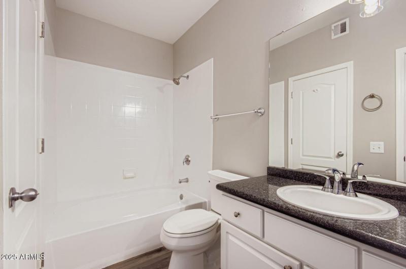 4343 N 21st St 213 - Web Quality - 020 -