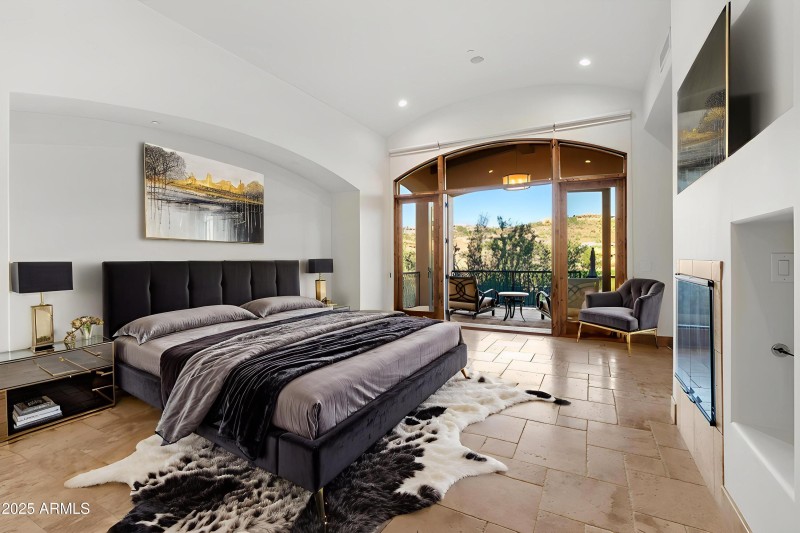 Primary Suite w/ Patio & Fireplace