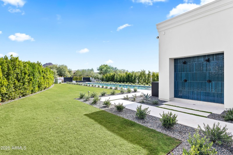 Outdoor Shower-Pool Bath (2 of 4)