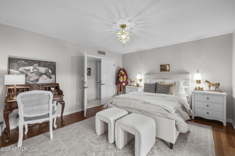 4801 E Moonlight Way - 594