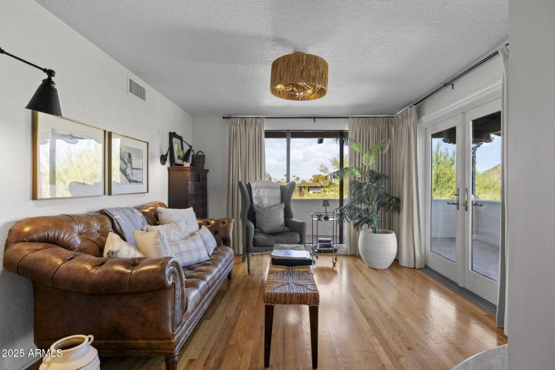 4801 E Moonlight Way - 374