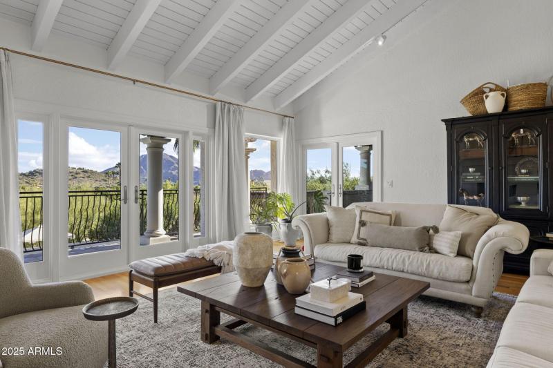 4801 E Moonlight Way - 289