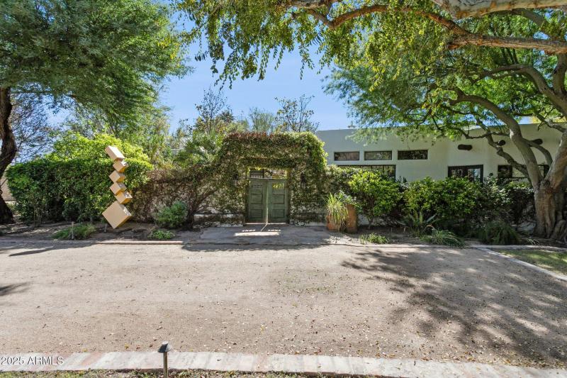 3-web-or-mls-7005-e-jackrabbit-rd