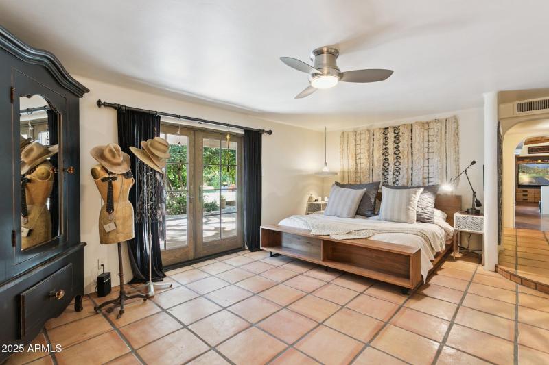 26-web-or-mls-7005-e-jackrabbit-rd