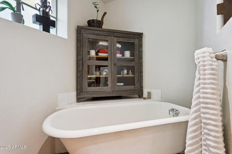 38-web-or-mls-7005-e-jackrabbit-rd