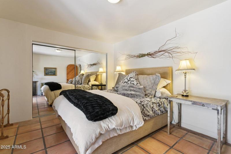 40-web-or-mls-7005-e-jackrabbit-rd