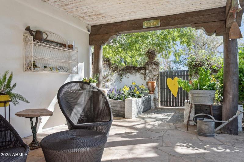 48-web-or-mls-7005-e-jackrabbit-rd