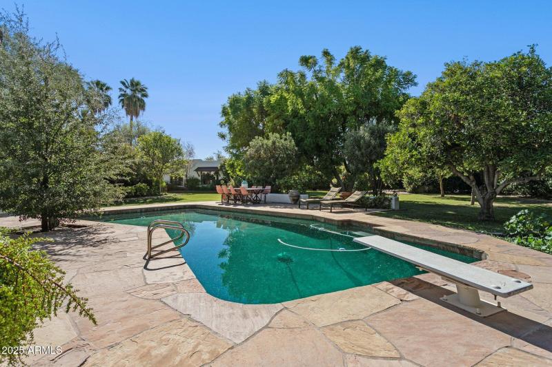 54-web-or-mls-7005-e-jackrabbit-rd