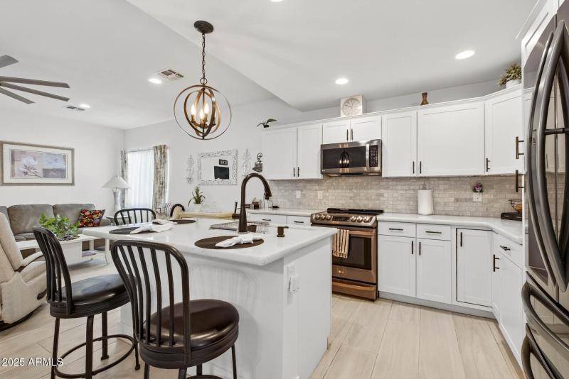 19_12907_W_Crystal_Lake19_mls