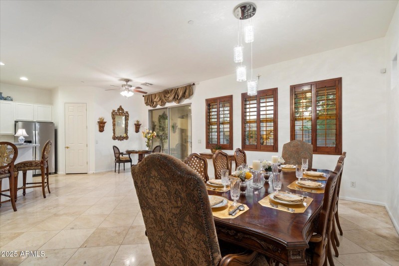 Family room/Dining room