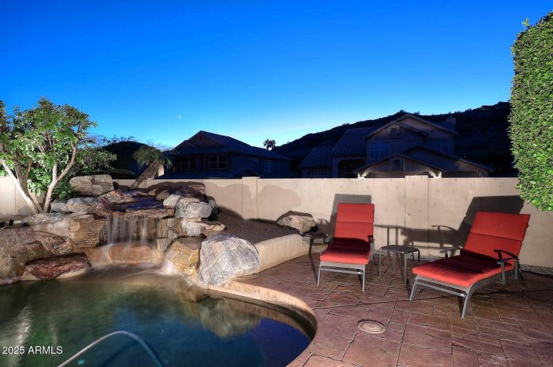 Night-Pool Lounge Area