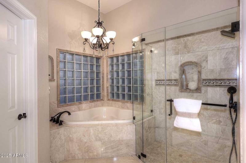 Night-Master Bath-Garden Tub