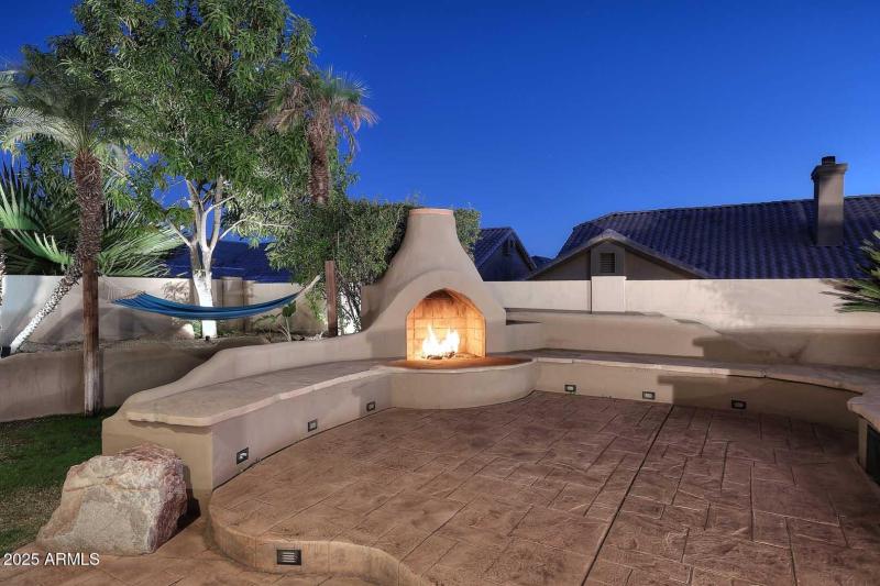 Night-Terrace-Outdoor Fireplace