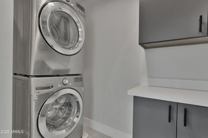 011_LAUNDRY ROOM