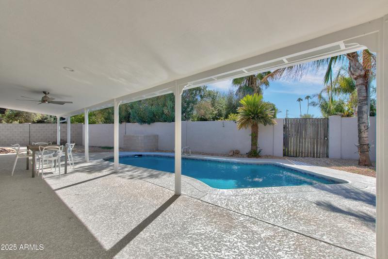 027_COVERED PATIO AREA