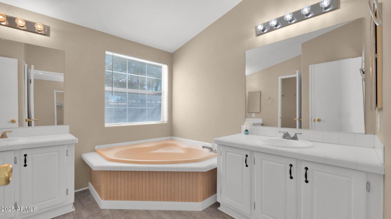 29-web-or-mls-P1188652