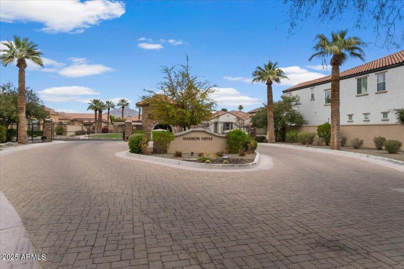 54-Community Entrance