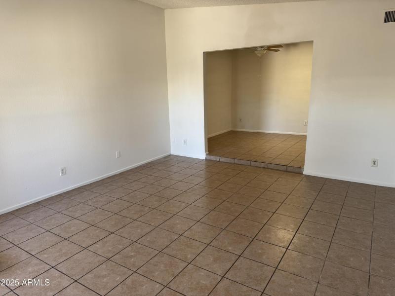 Living room/dining room