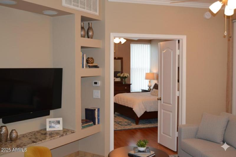 Living room and bedroom 112