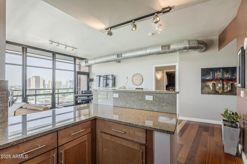 15-web-or-mls-4th St-15