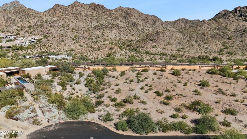 11-web-or-mls-6300-n-33rd-st