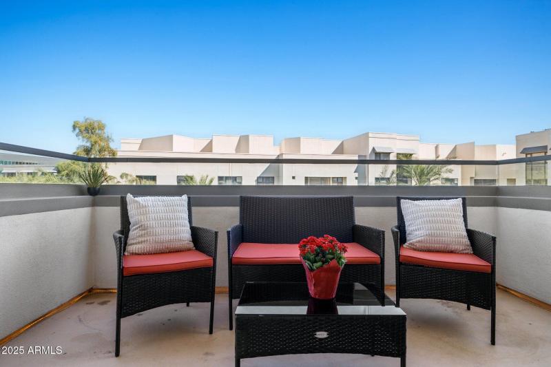 39-web-or-mls-945-e-playa-del-norte-dr-3